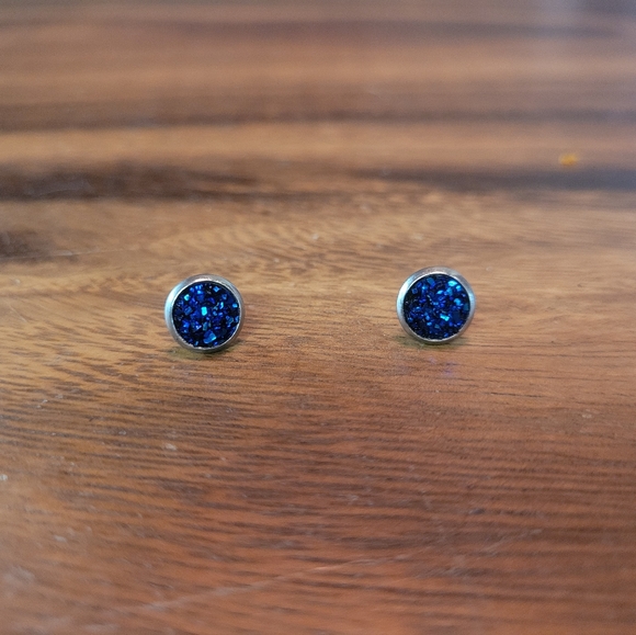 2 sets of 8mm sparkly acrylic crytal stainless steel stud earrings - Picture 5 of 5